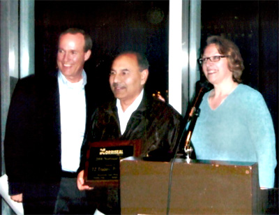 TZ Traders CEO receiving Norriseal Blue Award 2006 at Houston, USA